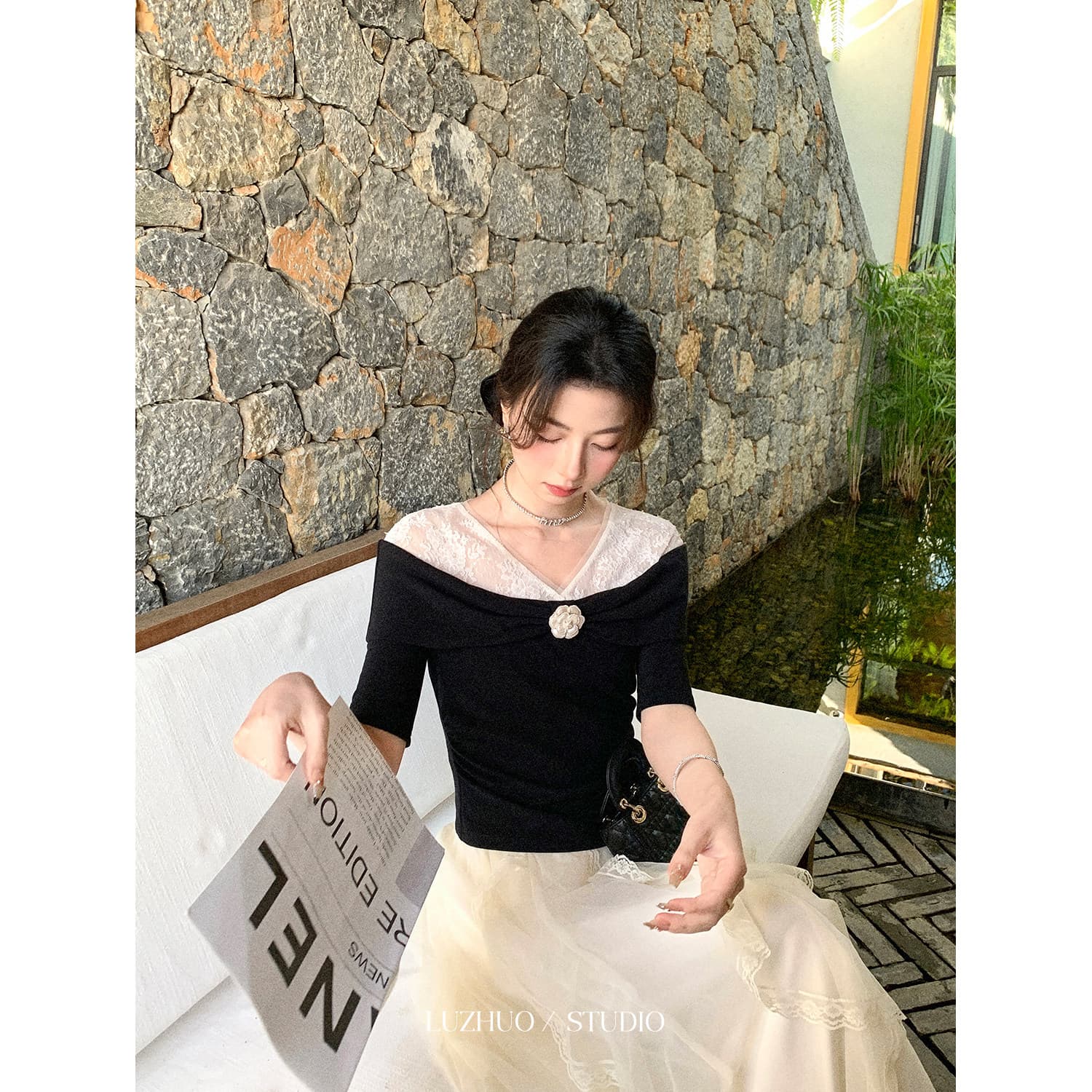 사슴 이모 주 오족 삼촌 동백 나무 남자 향기로운 레이스 오프숄더 파란색 반팔 티셔츠 여성 여름 디자인 센스 맨위 상세 이미지 9