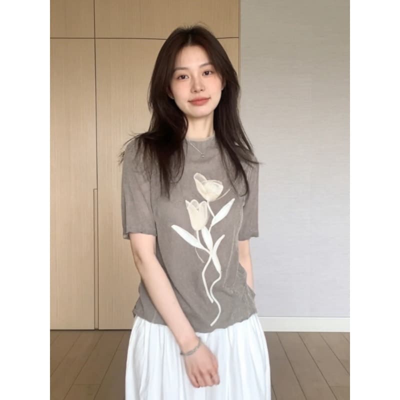 한 부서 슈퍼 잘 생긴 ~ 중 꽃무늬 프린트 긍정적 인 어깨 반팔 티셔츠 여성 2026 여름 새로운 맨위 디자인 센스 작은 대중 상세 이미지 4