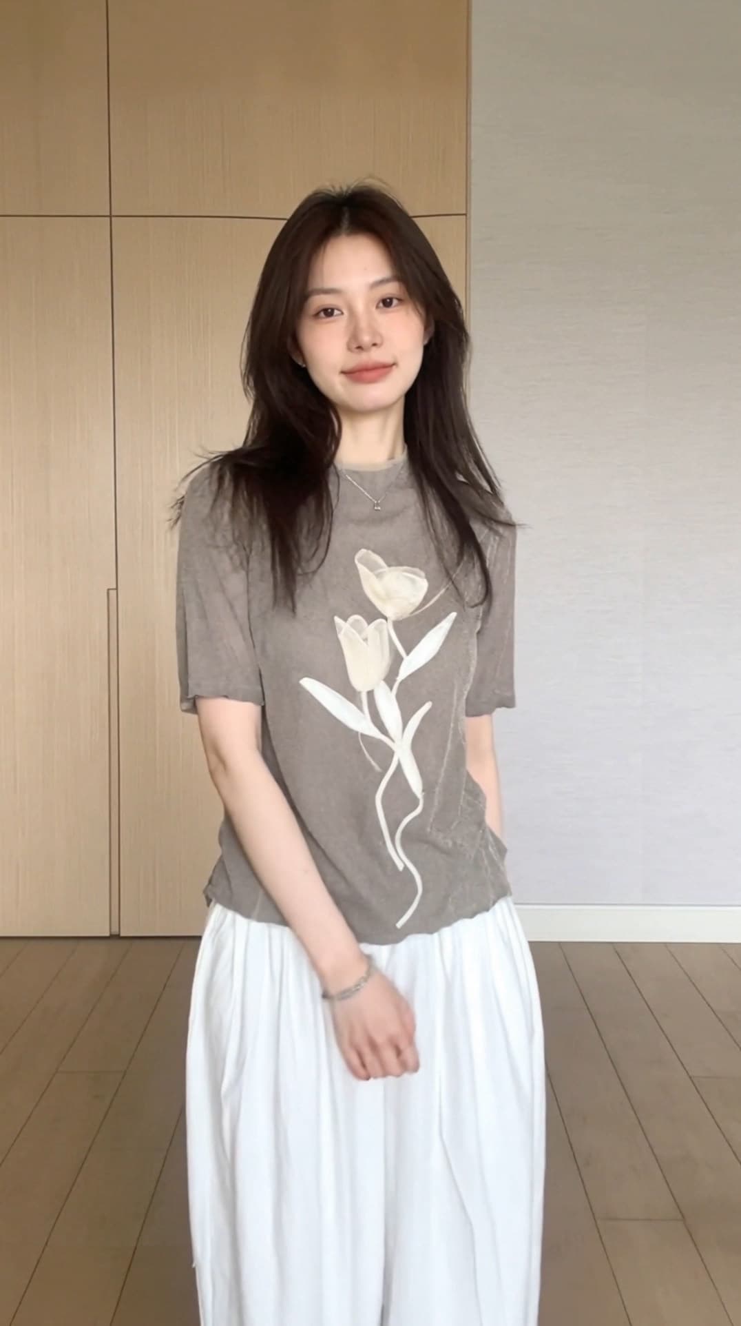 한 부서 슈퍼 잘 생긴 ~ 중 꽃무늬 프린트 긍정적 인 어깨 반팔 티셔츠 여성 2026 여름 새로운 맨위 디자인 센스 작은 대중 상세 이미지 10