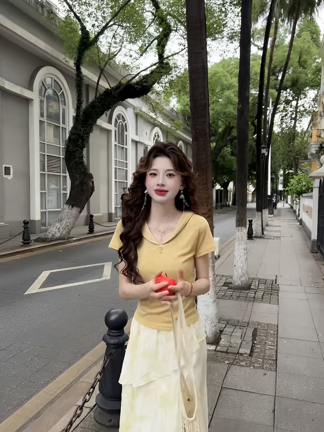 프랑스식 우유 황색 베이비 칼라 쇼트 스타일 맨위 여성 2025 년 여름 새로운 반팔 티셔츠 디자인 센스 작은 대중 상세 이미지 9
