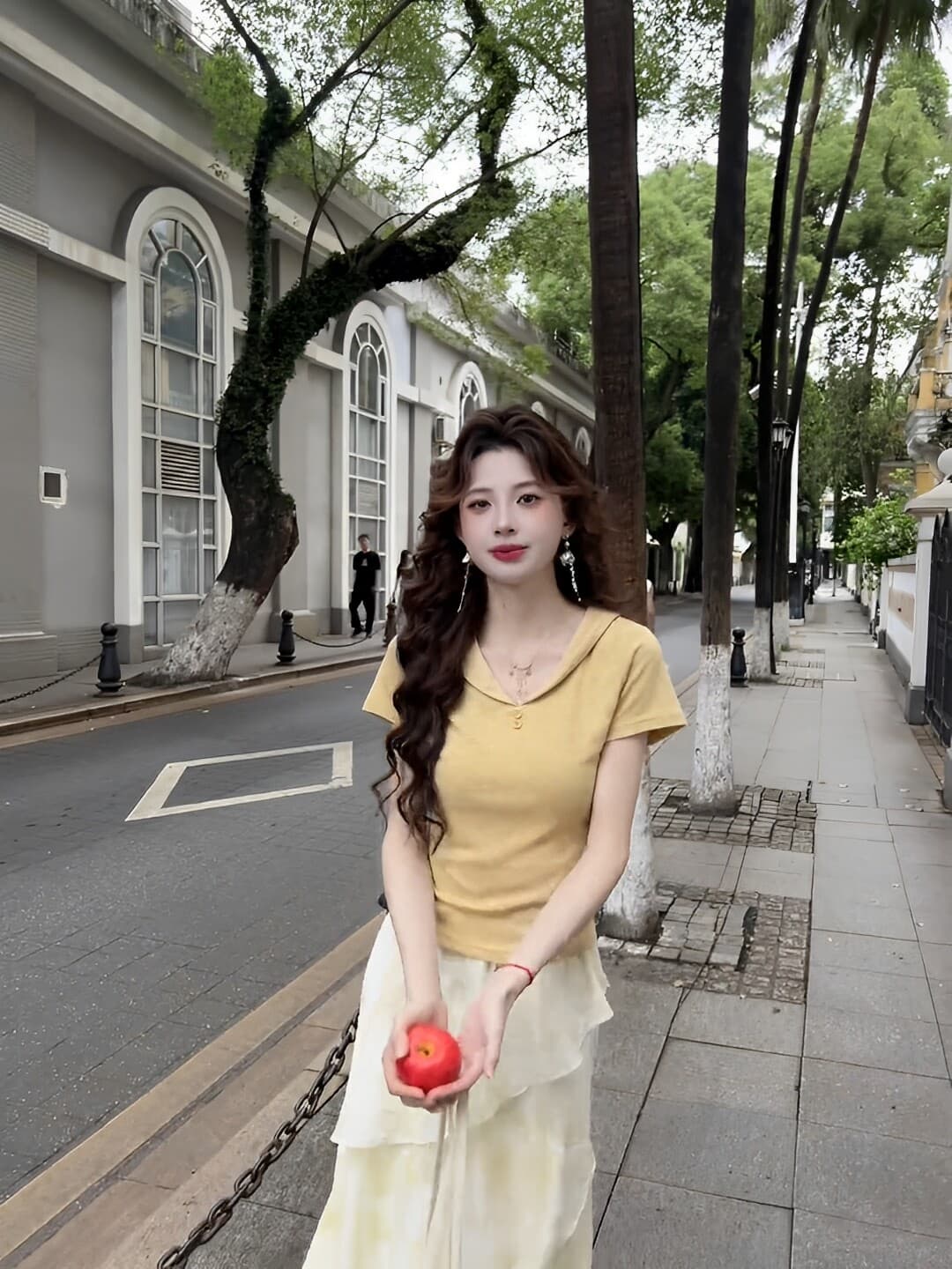프랑스식 우유 황색 베이비 칼라 쇼트 스타일 맨위 여성 2025 년 여름 새로운 반팔 티셔츠 디자인 센스 작은 대중 상세 이미지 10