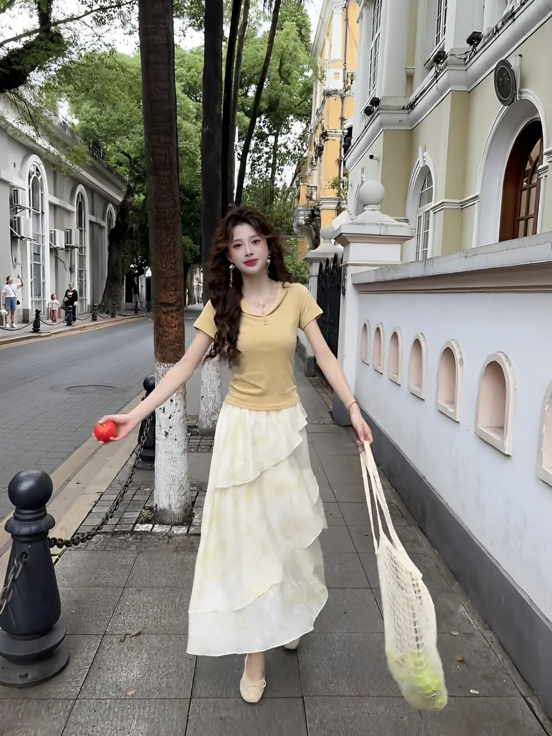프랑스식 우유 황색 베이비 칼라 쇼트 스타일 맨위 여성 2025 년 여름 새로운 반팔 티셔츠 디자인 센스 작은 대중 상세 이미지 11