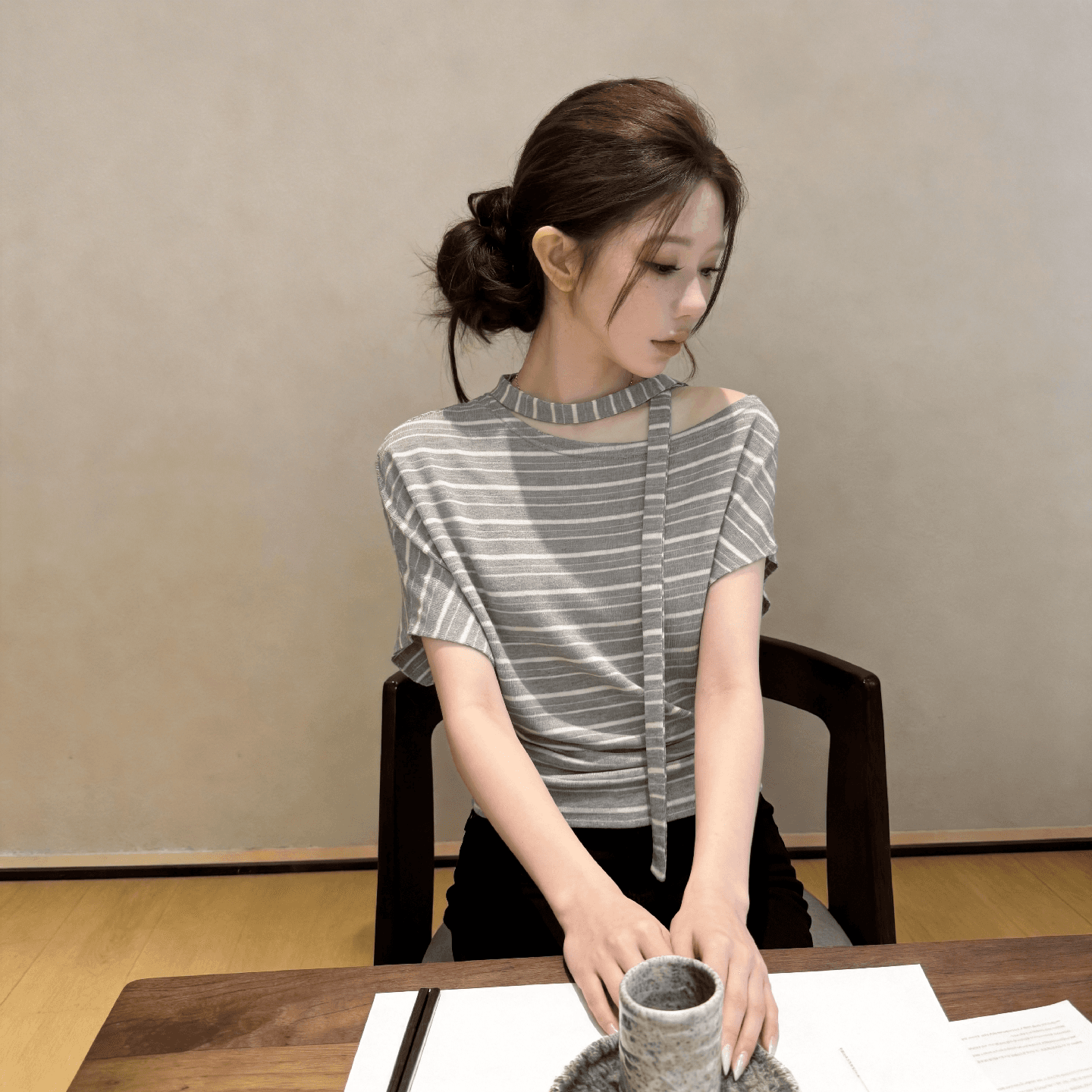 레트로 스트라이프 비스듬한 어깨 행침 목 반팔 티셔츠 여성 여름 패션 품격 다용도 동정 고유 한 아름다운 ~ 중 맨위 이미지 4