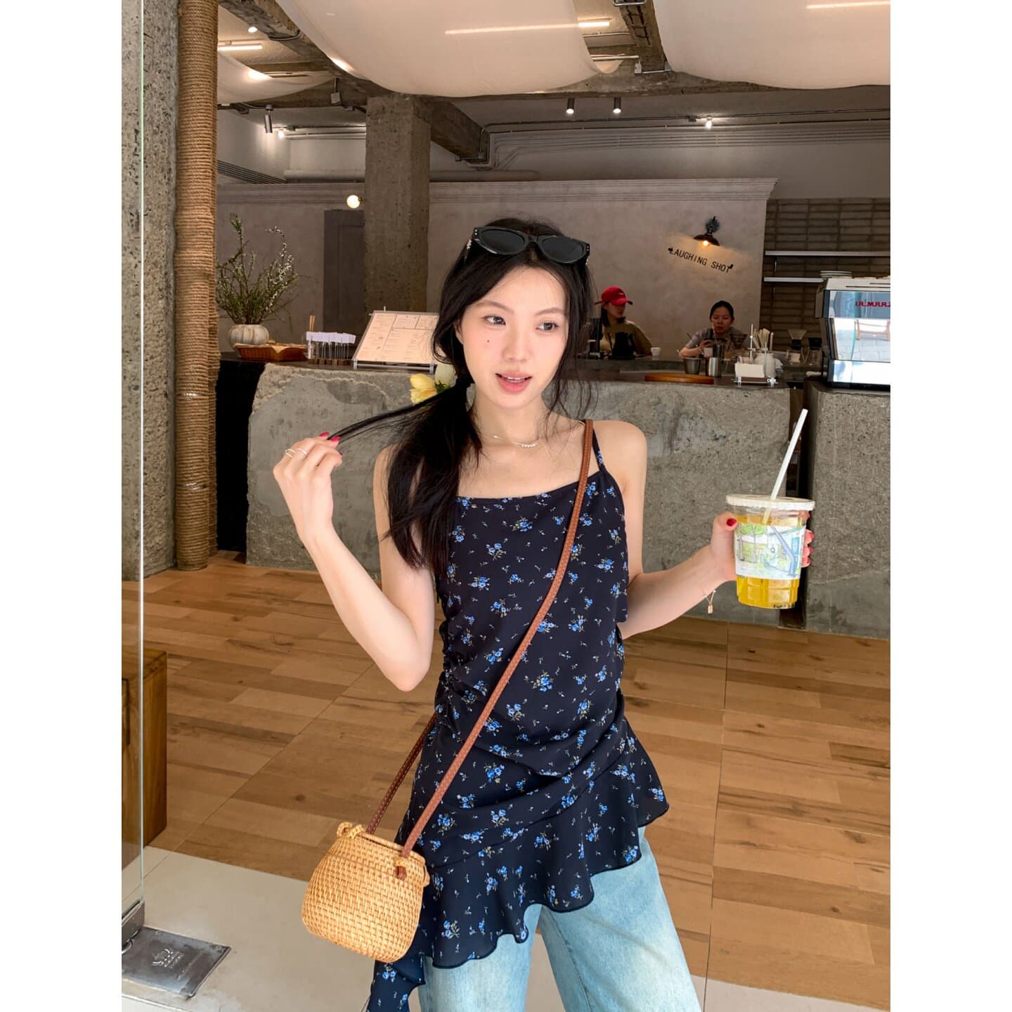 우 77 달콤함 품격 불규칙 꽃무늬 슬립 여성 디자인 센스 프릴 리본 슬림해 보이는 다용도 민소매 맨위 상세 이미지 10