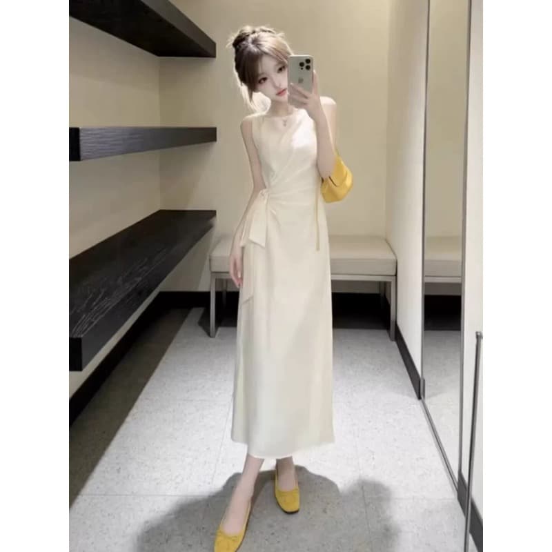 프랑스식 품격 화이트 숙녀 바람 민소매 드레스 2026 여름 새로운 관대 한 점잖은 허리 수축 롱 스커트 여성 의류 상세 이미지 3