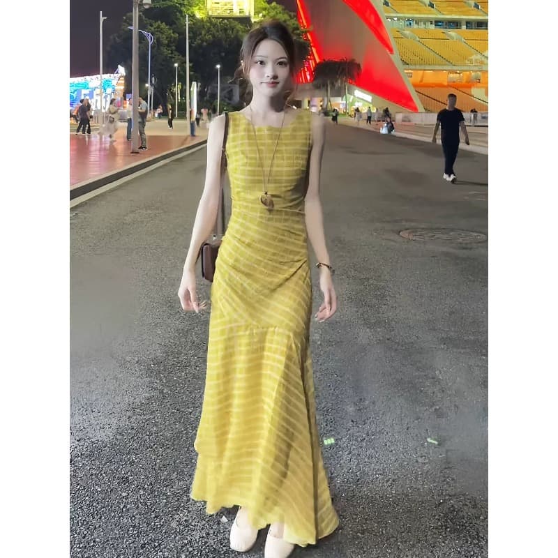 dodc 황색 라운드 넥 체크무늬 민소매 드레스 2026 봄 여름 새로운 불규칙 디자인 허리 수축 휴가 롱 스커트 상세 이미지 16
