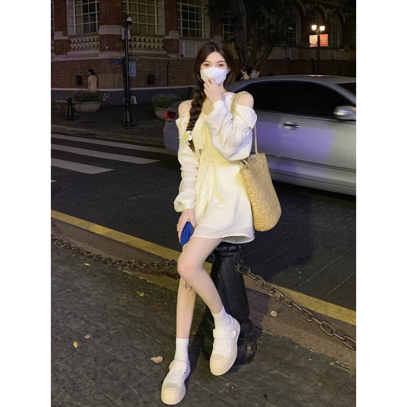 가을 의상 새로운 2026 예술 오프숄더 프랑스식 분위기 센스 주름 고급 센스 가을 센스 슬림해 보이는 연령 감소 여성 드레스 상세 이미지 6