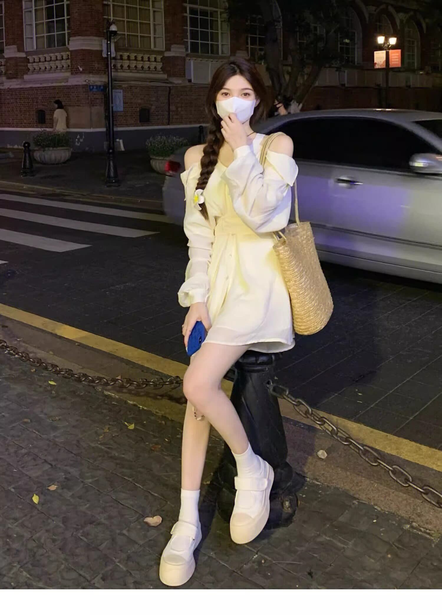 가을 의상 새로운 2026 예술 오프숄더 프랑스식 분위기 센스 주름 고급 센스 가을 센스 슬림해 보이는 연령 감소 여성 드레스 상세 이미지 13