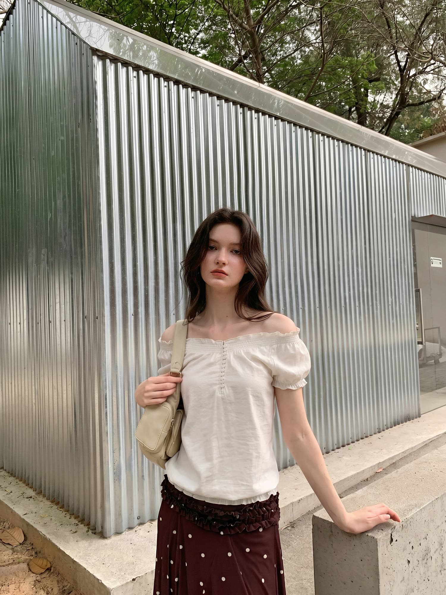 creamsu 시리아 화이트 레트로 거품 소매 레이스 오프숄더 반팔 티셔츠 여성 여름 허리 수축 오프숄더 둘 착용 맨위 상세 이미지 17