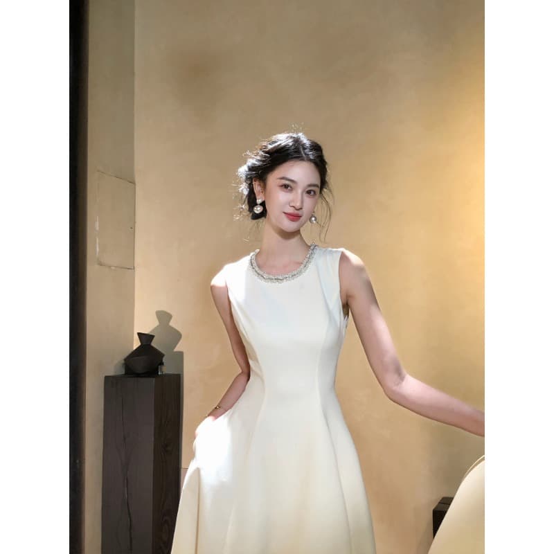 하나부터 순간 단색 독백 미니멀리즘 고급 센스 수공 비즈 박기 단색 하이웨이스트 슬림해 보이는 진자 드레스 이미지 5