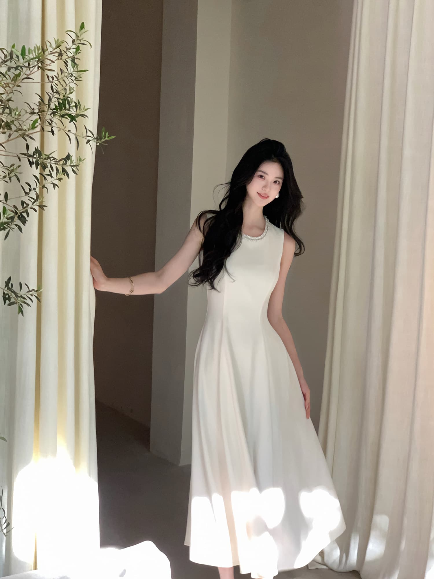 하나부터 순간 단색 독백 미니멀리즘 고급 센스 수공 비즈 박기 단색 하이웨이스트 슬림해 보이는 진자 드레스 상세 이미지 31