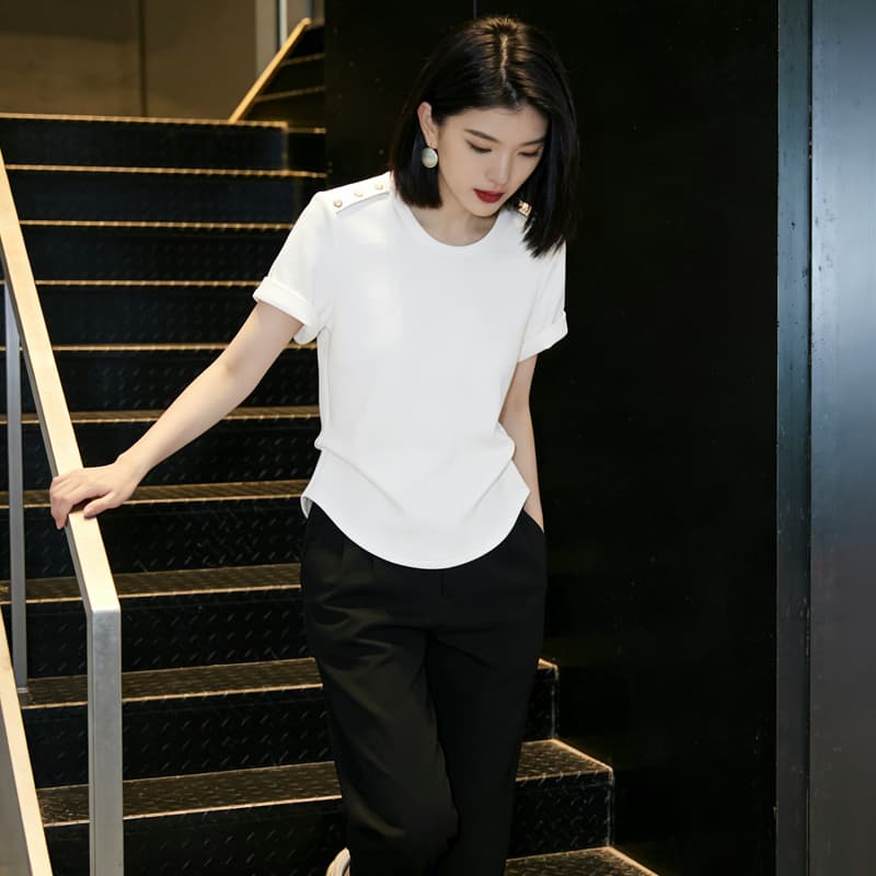 어깨 버클 장식 반팔 티셔츠 여성 여름 2026 새로운 단색 다용도 몸매 가꾸기 허리 수축 쇼트 스타일 작은 키 맨위 상세 이미지 6