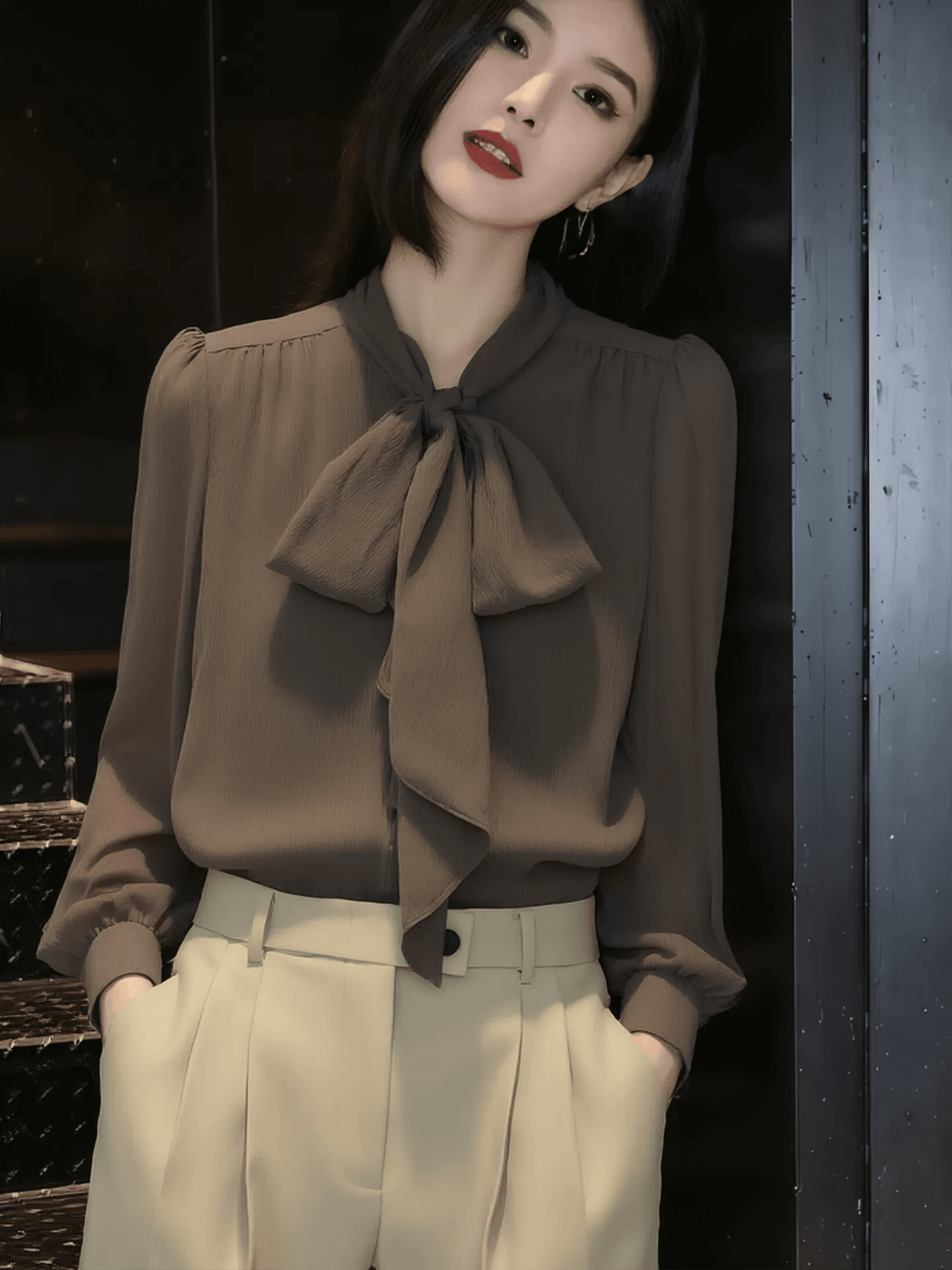 디자인 센스 나비 넥타이 칼라 긴팔 여성 셔츠 2026 가을 새로운 루즈핏 빅 사이즈 맨위 단색 셔츠 상세 이미지 4