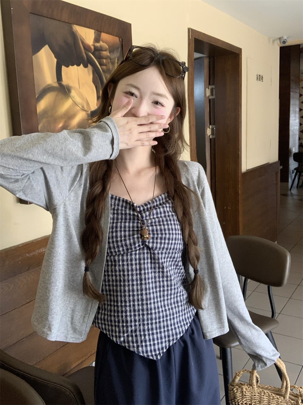 실사 정가 새로운 체크무늬 슬립 주름 장식 몸매 가꾸기 만나는 맨위 얇은 스타일 긴팔 자외선 차단 오픈 가디건 세트 상세 이미지 4