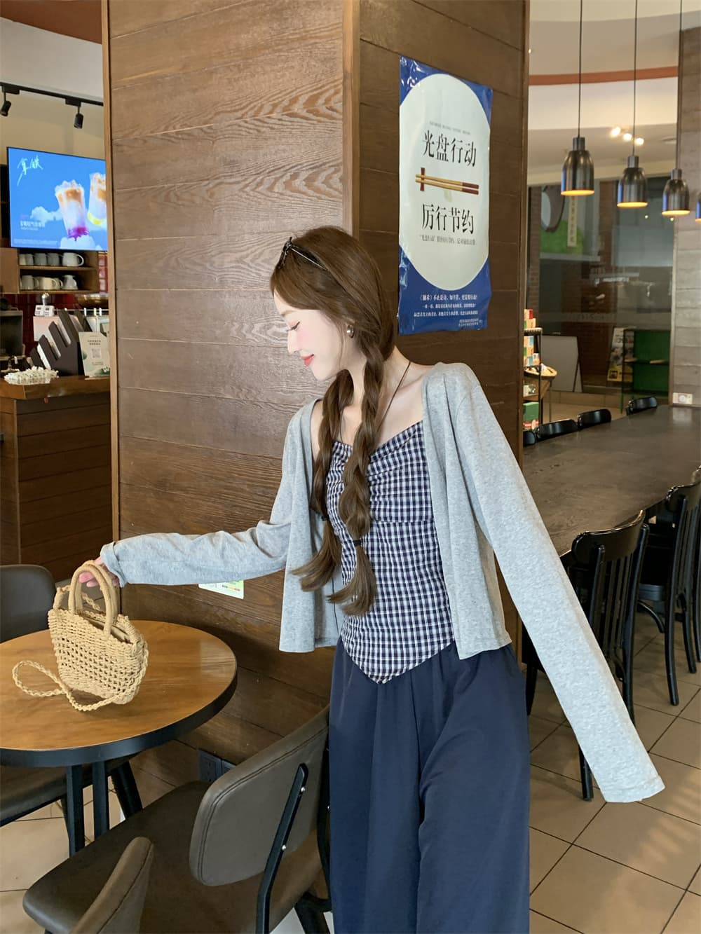 실사 정가 새로운 체크무늬 슬립 주름 장식 몸매 가꾸기 만나는 맨위 얇은 스타일 긴팔 자외선 차단 오픈 가디건 세트 상세 이미지 13