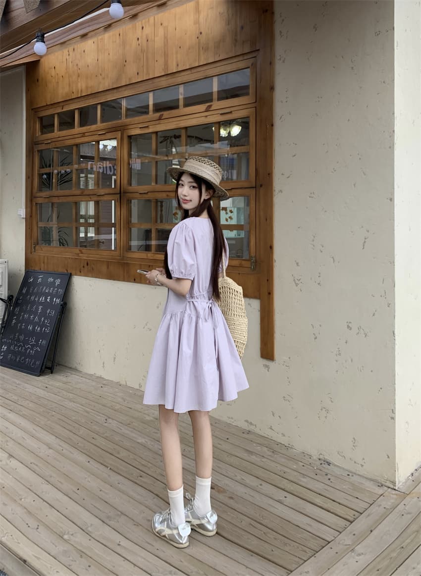 실사 정가 새로운 거품 소매 공주 드레스 V넥 여성 몸매 가꾸기 슬림해 보이는 해변가 휴가 바람 중간 길이 연한 자주색 치마 상세 이미지 8