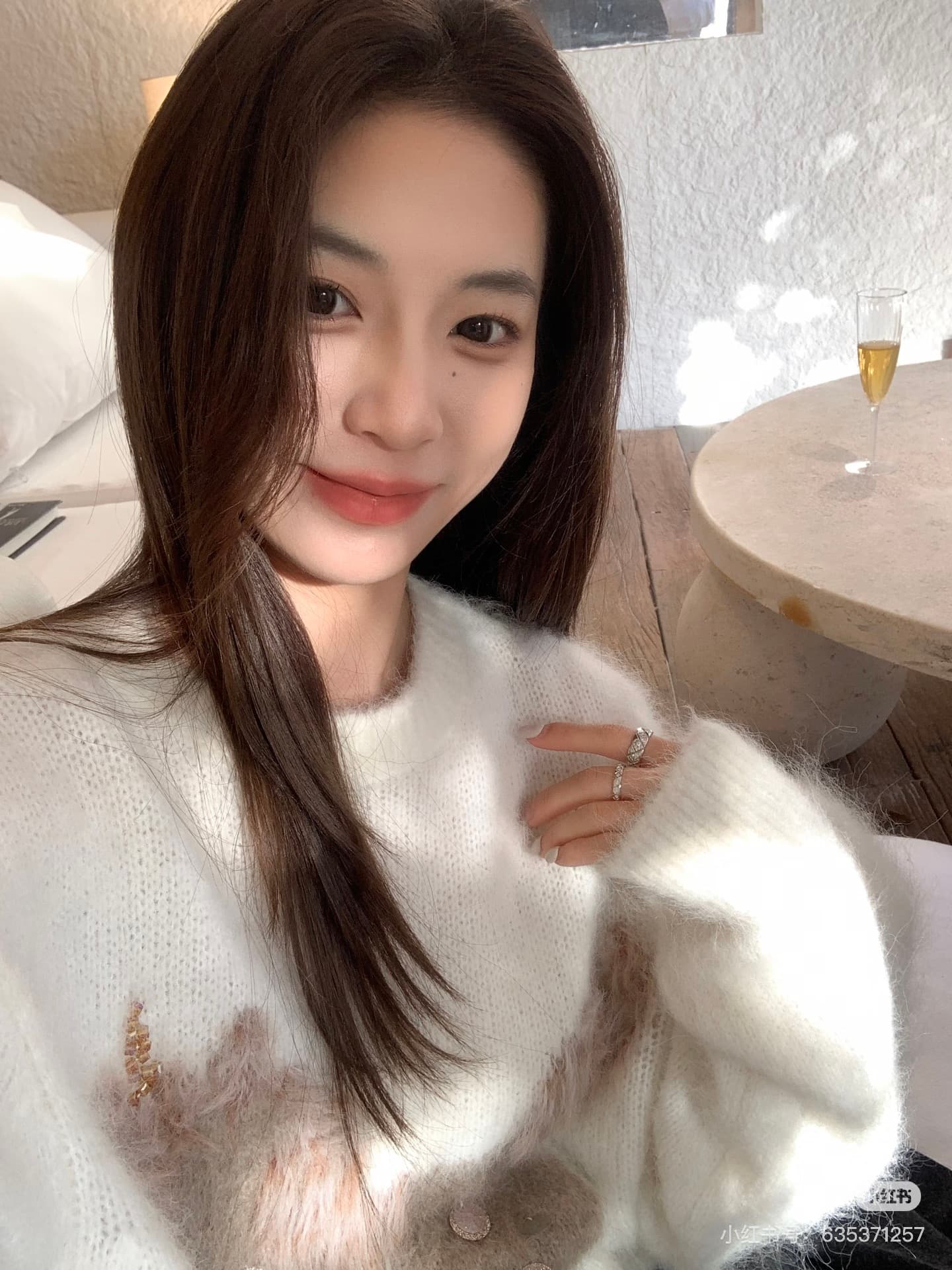화이트 신년 작은 말 느긋한 슬림해 보이는 스웨터 여성 겨울 두꺼운 지점 공단 염색 스팽글 스와 이익 양 낙타 털 니트 스웨터 상세 이미지 6