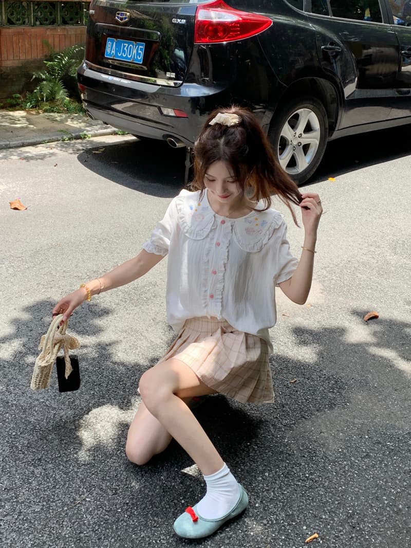 달콤함 귀여운 만화 자수 베이비 칼라 여성 셔츠 2026 여름 다용도 디자인 센스 Chic 거품 소매 맨위 상세 이미지 6