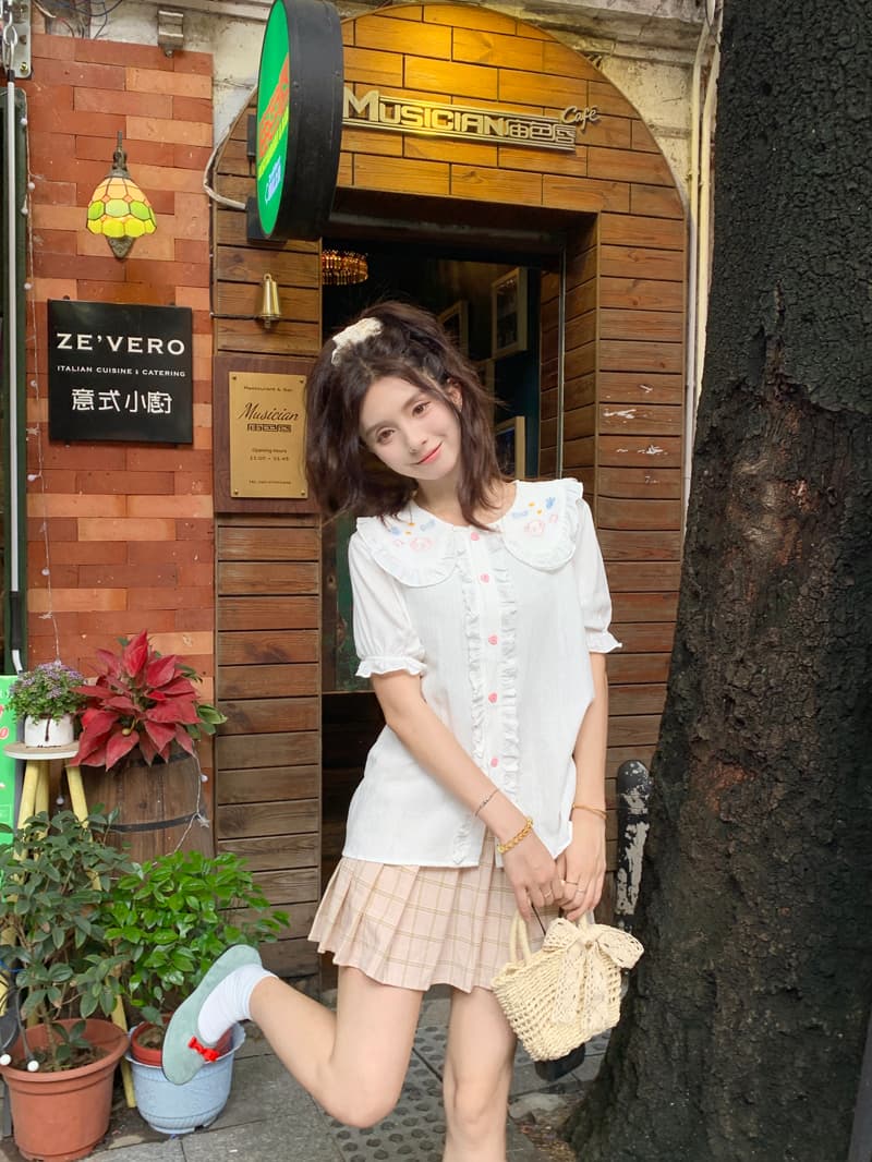 달콤함 귀여운 만화 자수 베이비 칼라 여성 셔츠 2026 여름 다용도 디자인 센스 Chic 거품 소매 맨위 상세 이미지 9