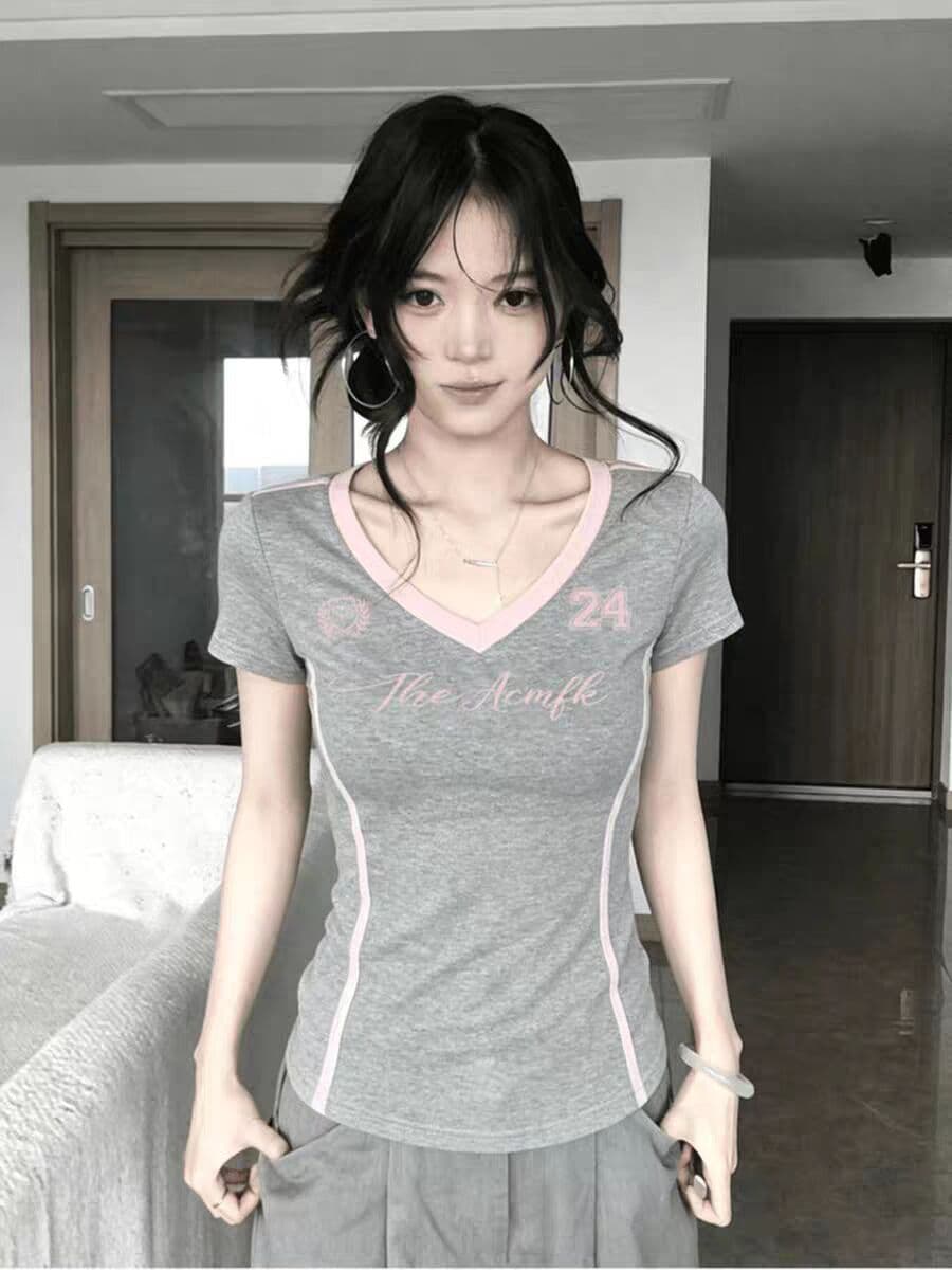2026 새로운 자수 디자인 센스 V넥 반팔 티셔츠 여성 여름 작은 키 몸매 가꾸기 쇼트 스타일 캐주얼 다용도 맨위 상세 이미지 7