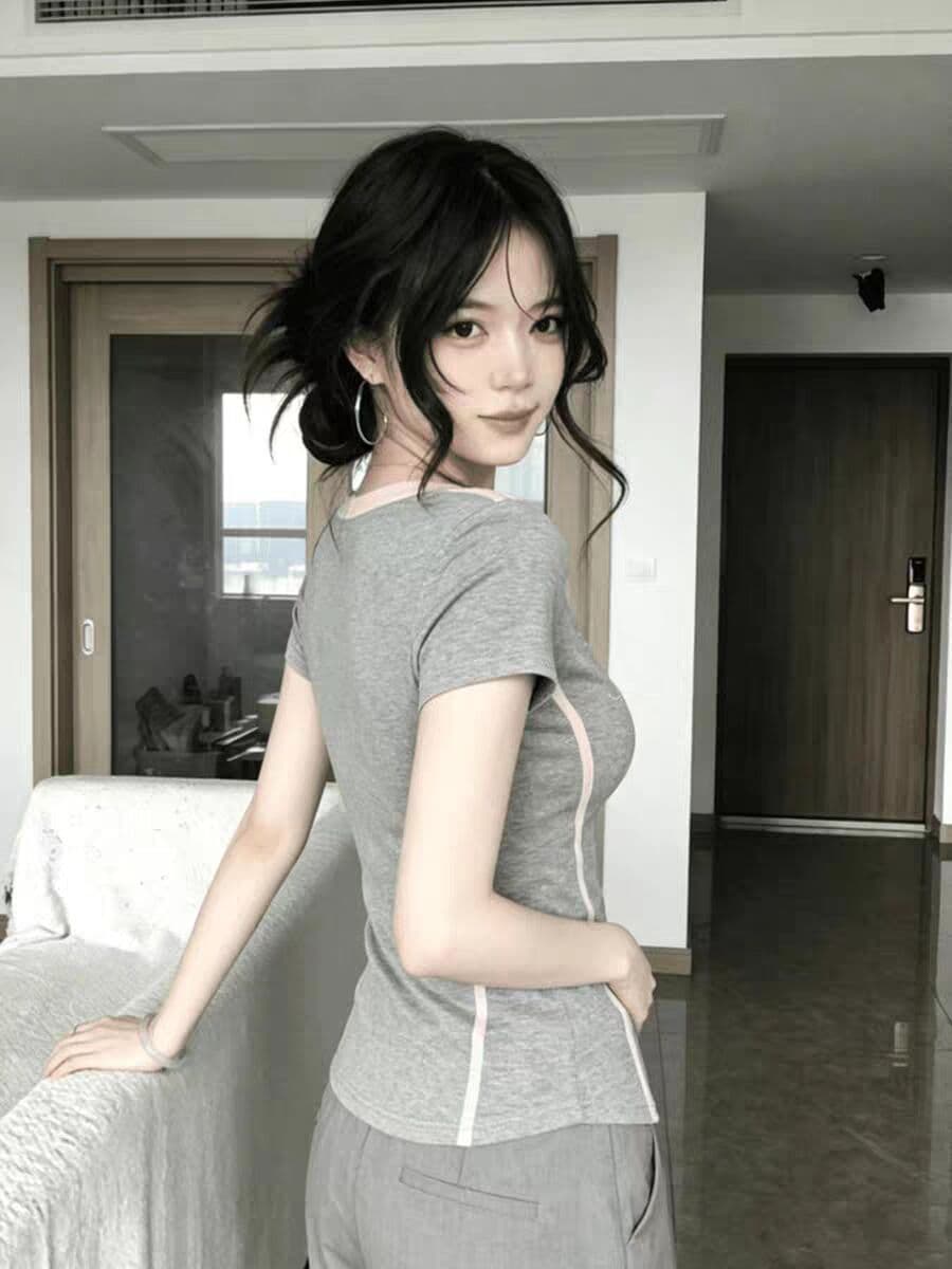 2026 새로운 자수 디자인 센스 V넥 반팔 티셔츠 여성 여름 작은 키 몸매 가꾸기 쇼트 스타일 캐주얼 다용도 맨위 상세 이미지 2