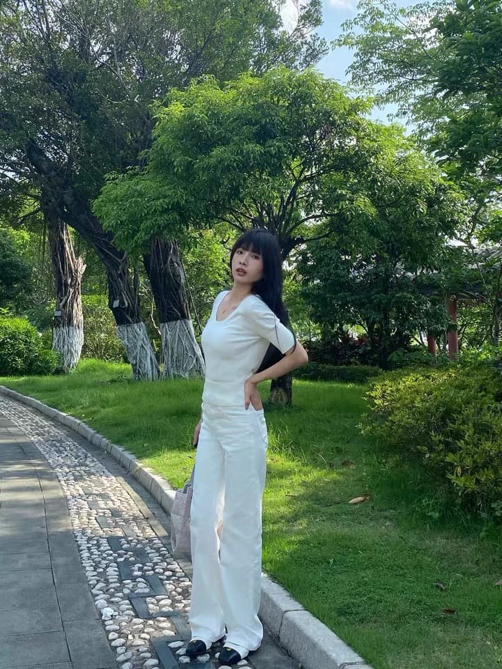 프랑스식 작은 셔츠 여름 오래된 돈 느슨함 니트 작은 반팔 여성 프랑스식 느긋한 단색 다용도 u 칼라 반팔 셔츠 상세 이미지 7