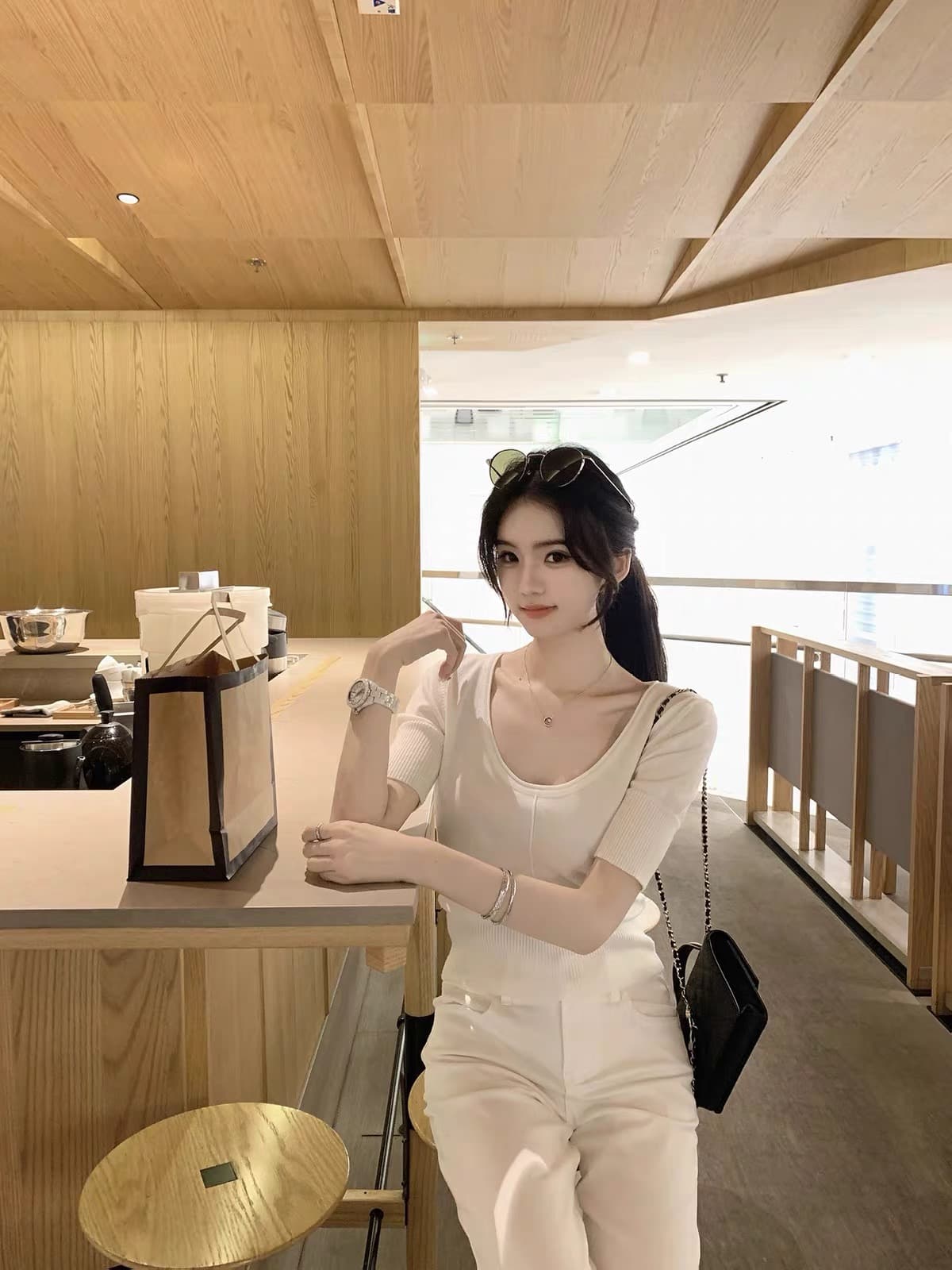 프랑스식 작은 셔츠 여름 오래된 돈 느슨함 니트 작은 반팔 여성 프랑스식 느긋한 단색 다용도 u 칼라 반팔 셔츠 상세 이미지 11