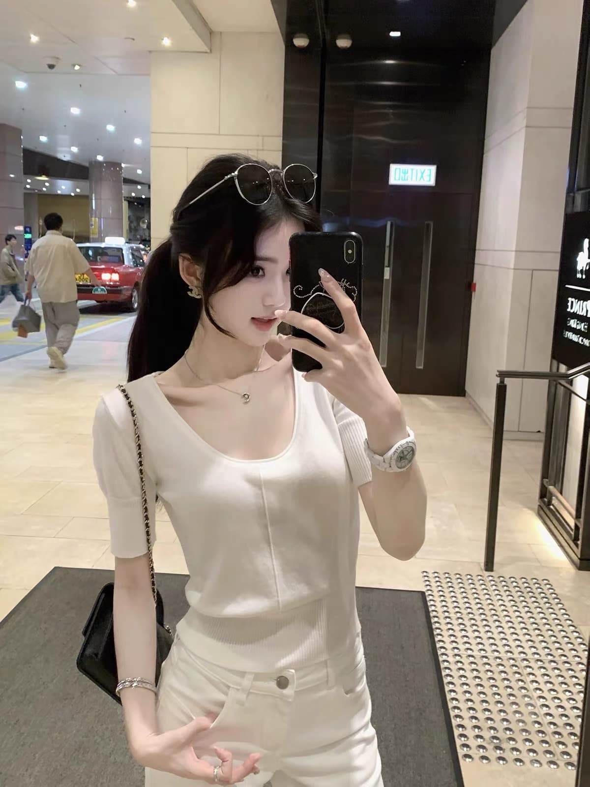 프랑스식 작은 셔츠 여름 오래된 돈 느슨함 니트 작은 반팔 여성 프랑스식 느긋한 단색 다용도 u 칼라 반팔 셔츠 상세 이미지 12