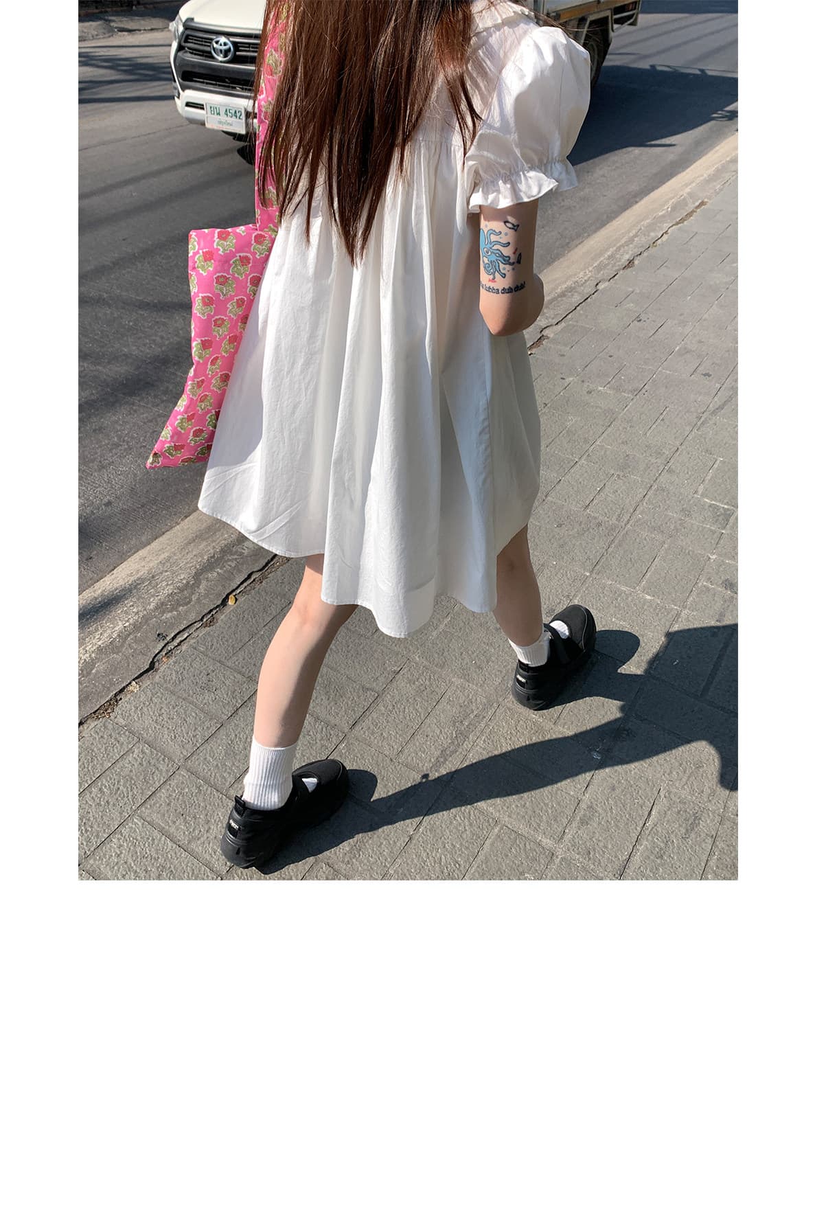 프랑스식 화이트 베이비 칼라 반팔 여성 드레스 여름 2026 새로운 자이언트 잘 생긴 특별 아름다운 슬림해 보이는 미니 스커트 상세 이미지 6
