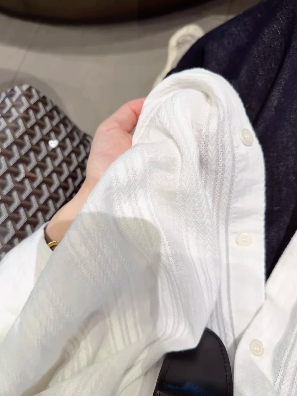 봄 출퇴근 바람 화이트 자카드 긴팔 여성 셔츠 루즈핏 고급 센스 자외선 차단 셔츠 단색 맨위 상세 이미지 9