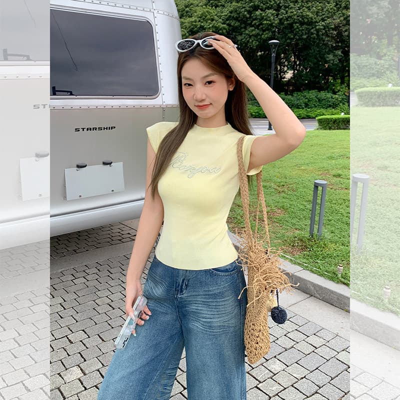 황색 라운드 넥 반팔 니트 스웨터 여성 여름 새로운 아메리칸 핫걸 알파벳 자수 몸매 가꾸기 슬림해 보이는 쇼트 스타일 맨위 상세 이미지 3