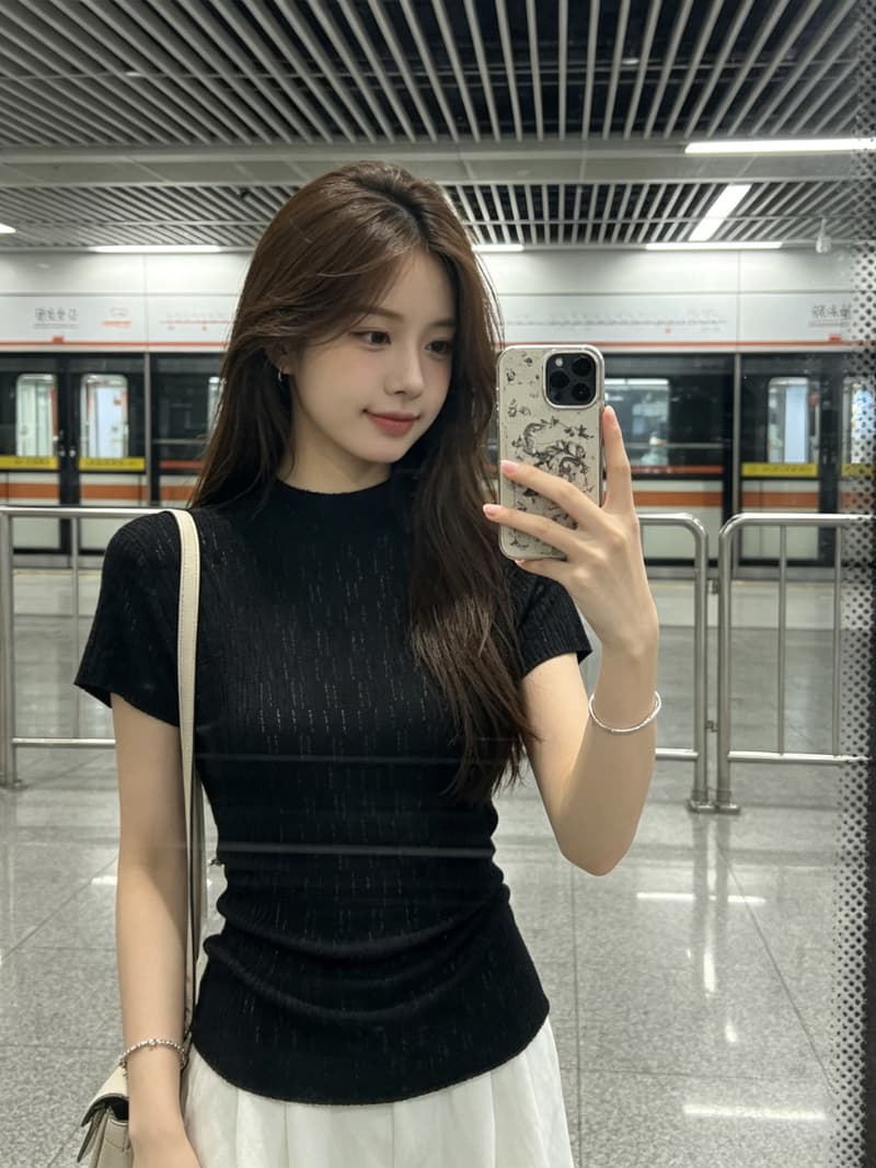 출퇴근 다용도 반팔 니트 스웨터 여성 여름 새로운 단색 라운드 넥 몸매 가꾸기 슬림해 보이는 맨위 이미지 2