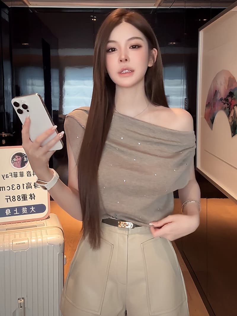 프랑스식 품격 무거운 작업 핫픽스 오프숄더 티셔츠 여성용 짧은 소매 여름 순수한 욕망 디자인 센스 비스듬한 어깨 니트 스웨터 맨위 상세 이미지 4