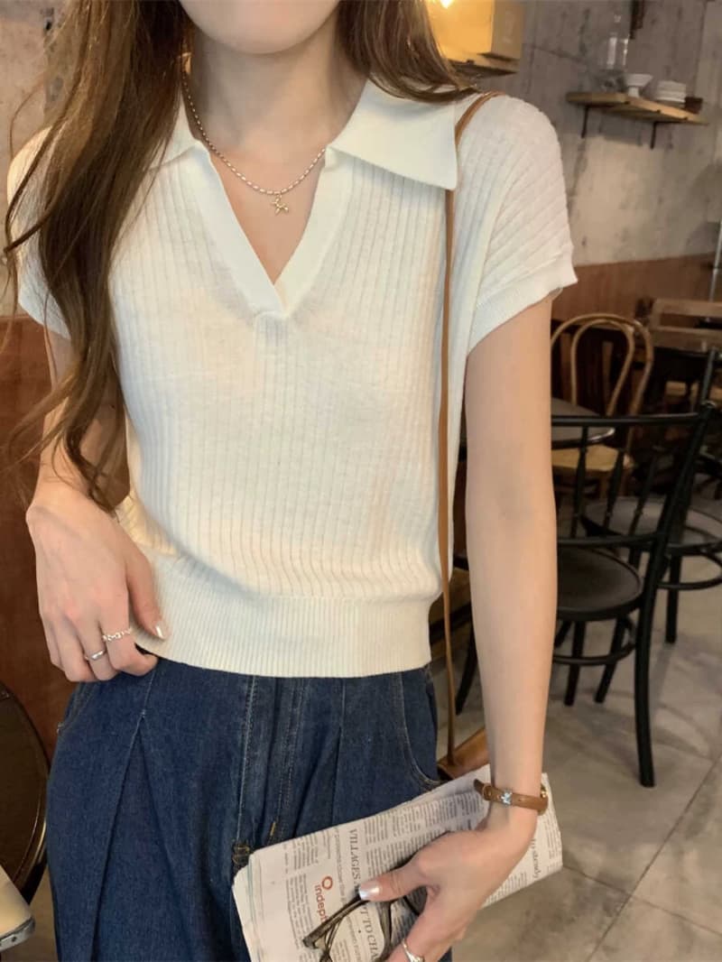 앤디 플러시 POLO 칼라 쇼트 스타일 몸매 가꾸기 슬림해 보이는 연령 감소 반팔 폴로 칼라 니트 스웨터 여성 상세 이미지 2