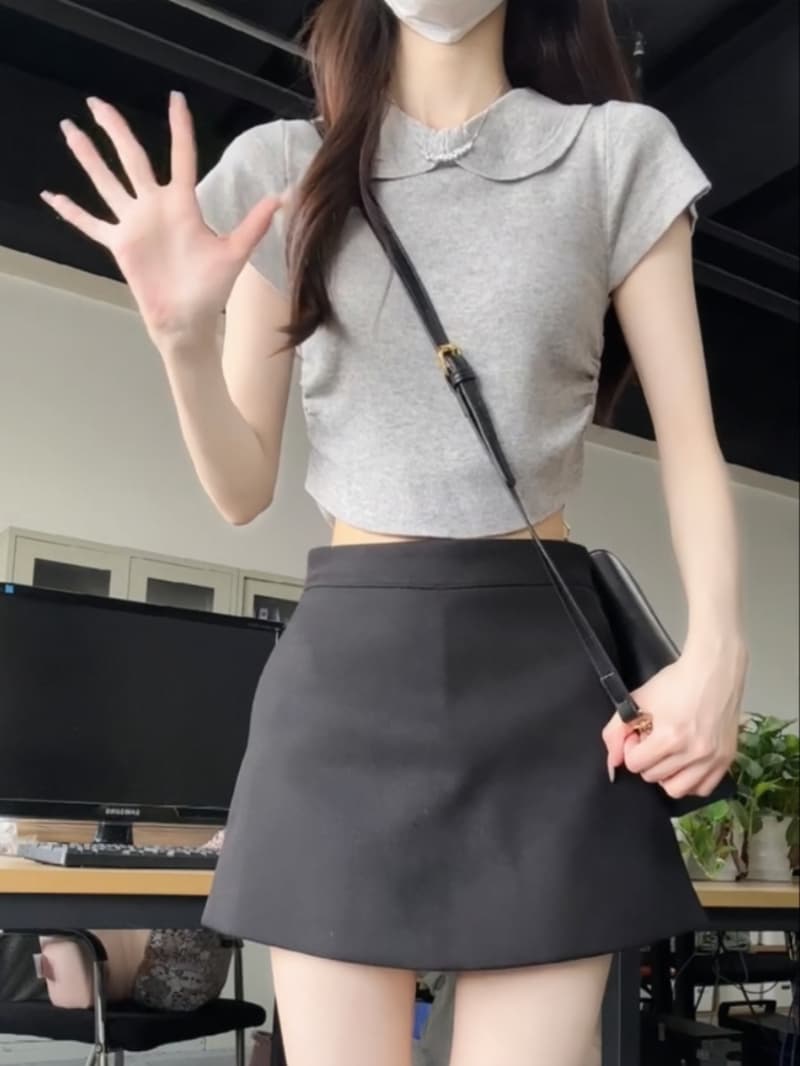얼음 차가운 실크 베이비 칼라 쇼트 스타일 긍정적 인 어깨 니트 반팔 티셔츠 여성 여름 몸매 가꾸기 Chic 아름다운 맨위 상세 이미지 4