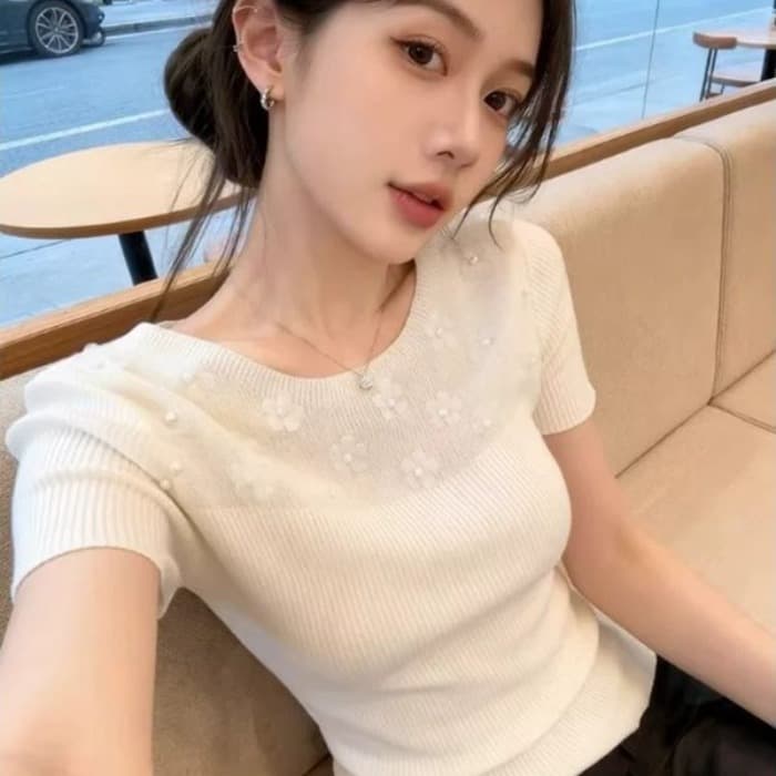 한 부서 라운드 넥 꽃 비즈 박기 반팔 털 니트 스웨터 여성 2026 여름 새로운 몸매 가꾸기 슬림해 보이는 외국 가스 맨위 트렌디