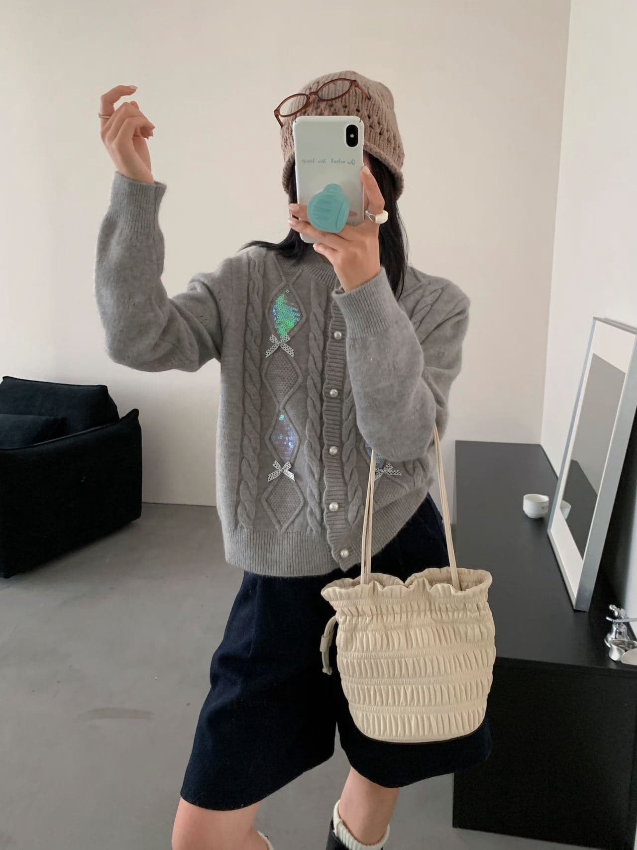 실사 여성 의류 지방 mm 센 부서 달콤함 디자인 센스 수공 자수 3 차원 나비 매듭 오픈 가디건 스웨터 여성 코트 두꺼움 이미지 4