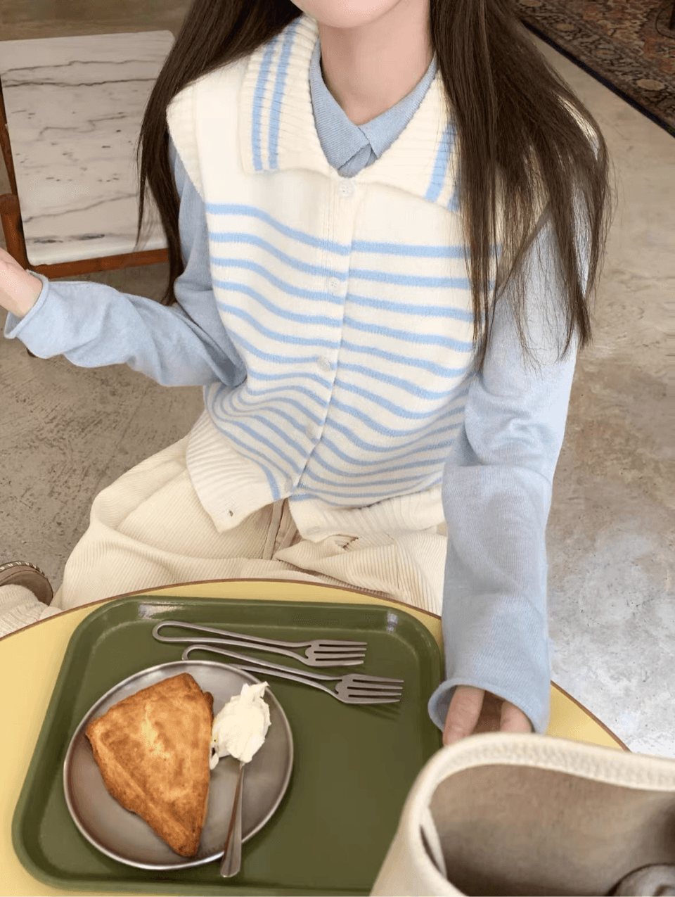 한 부서 부드러운 바람 크림 배경 색상 스트라이프 폴로 칼라 니트 베스트 미니멀리즘 고급 센스 싱글 줄 버튼 스택 착용 조끼 여자 상세 이미지 10