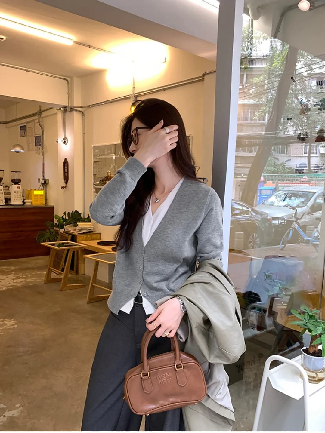 레트로 수집기 V넥 페이크 레이어드 니트 오픈 가디건 여성 루즈핏 품격 얇은 스타일 재킷 맨위 상세 이미지 7