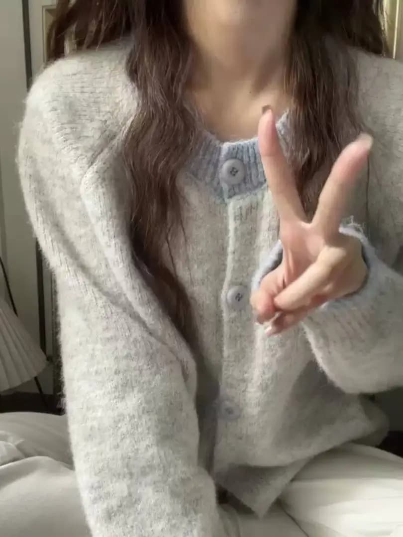 자이언트 잘 생긴 배색 긴팔 니트 카디건 코트 여아 2026 새로운 한 부서 분위기 센스 가을 겨울 착용 가져 가라. 스웨터 이미지 4