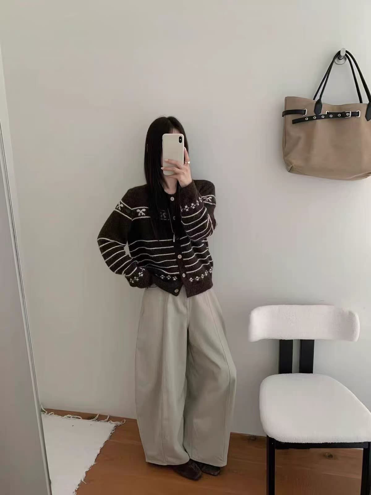 공정한 섬 나비 매듭 자카드 오픈 가디건 여성 라운드 넥 나무 버클 부드러운 찹쌀 스트라이프 루즈핏 부드러운 니트 재킷 상세 이미지 5