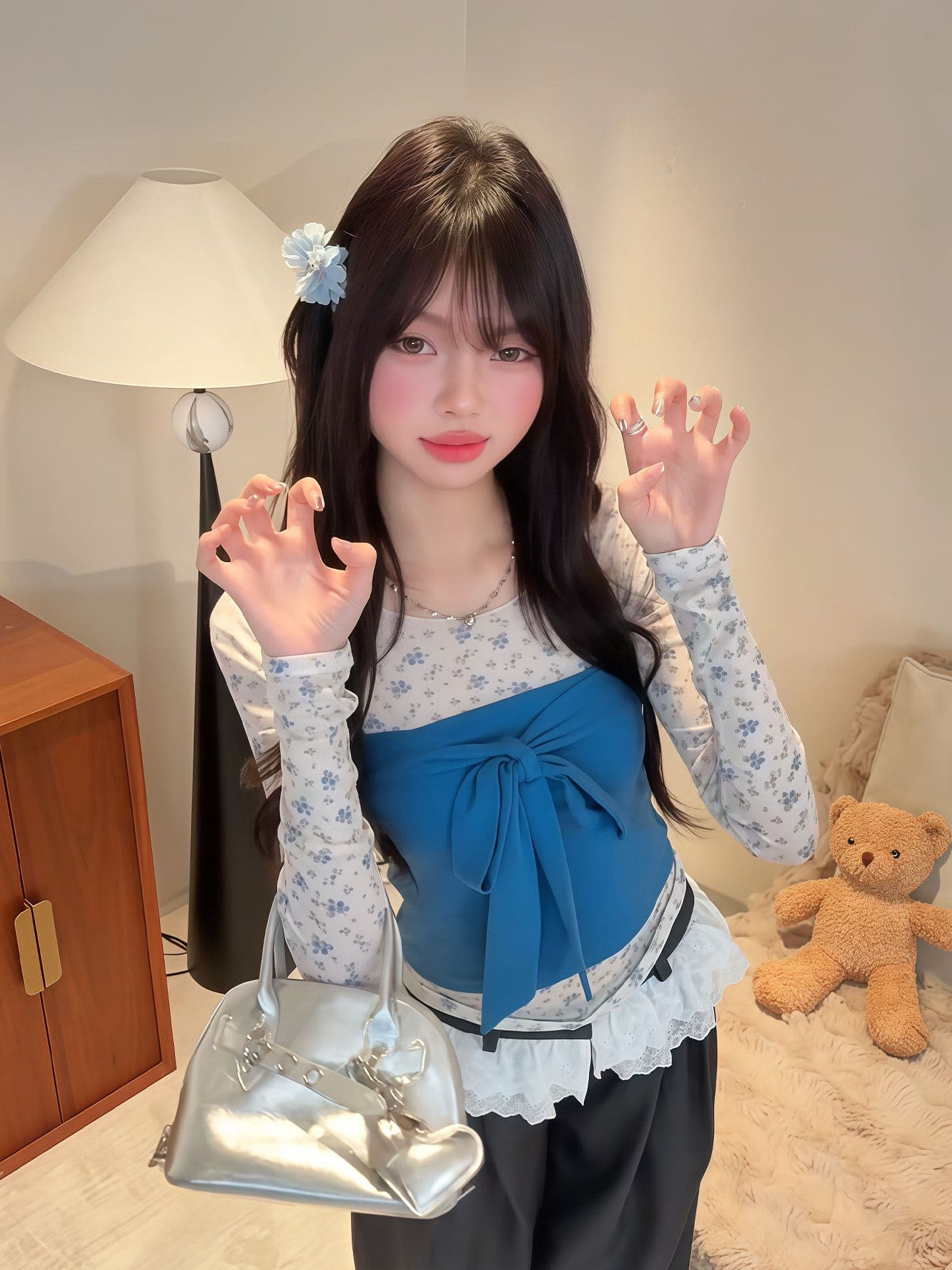 파란색 작은 꽃무늬 달콤한 스타일 마이크로 ~을 통해 몸매 가꾸기 긴팔 티셔츠 여성 가을 스트랩 튜브탑 조끼 맨위 투피스 세트 상세 이미지 5