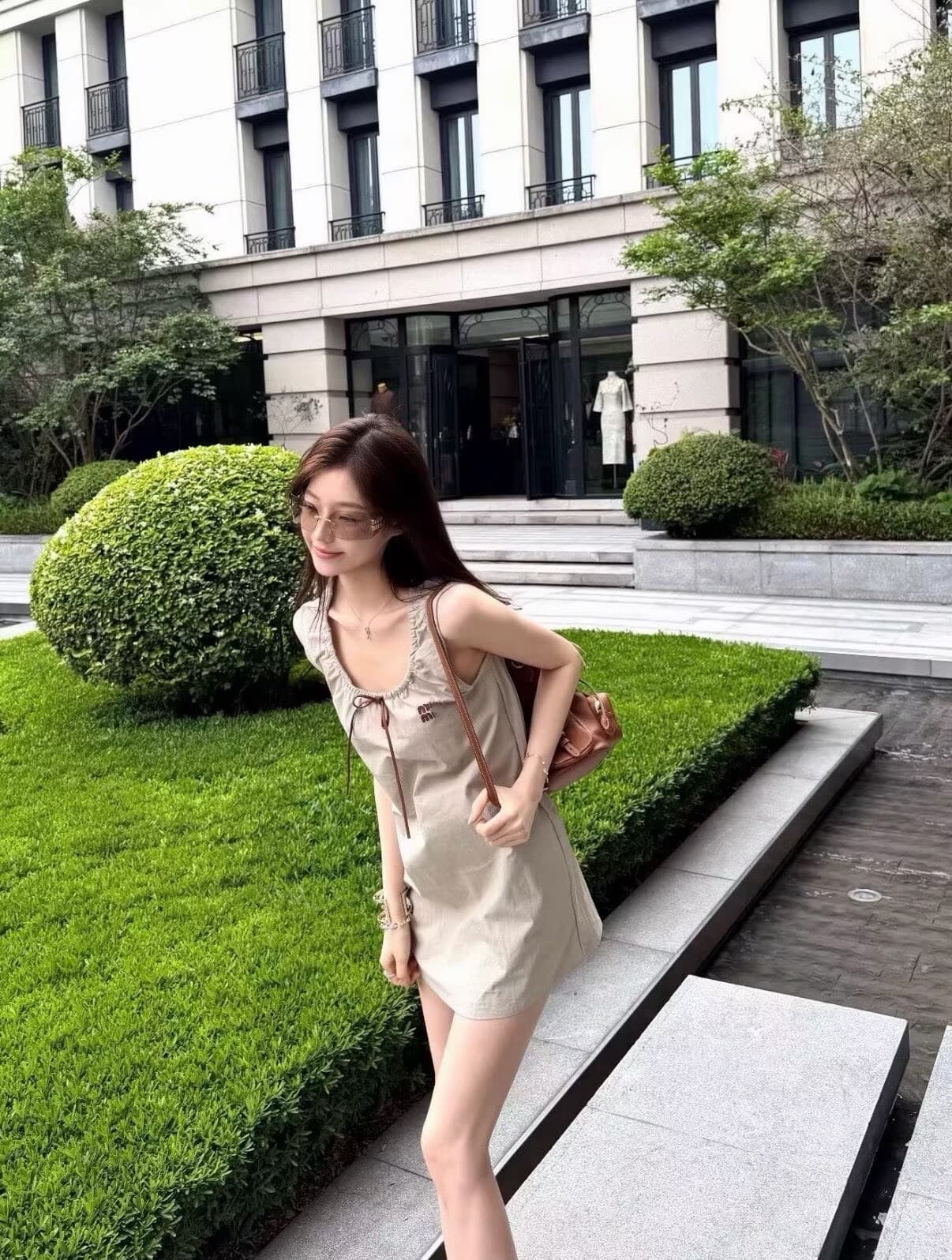폭발 오류 부서 알파벳 미니멀리즘 드레스 이미지 2