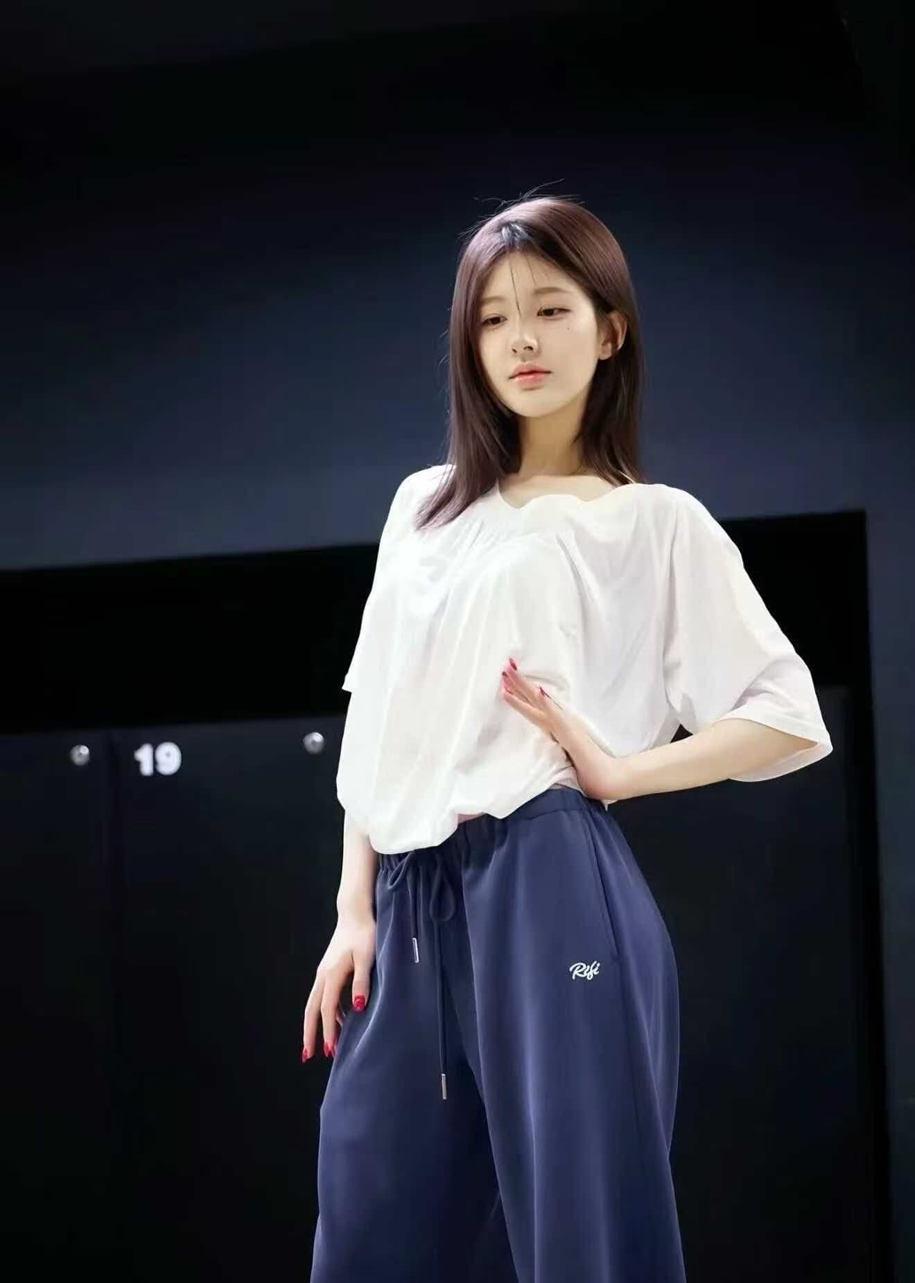폭발 자오 이슬 생각하기 미니멀리즘 주름 티셔츠 레이스 조각 캐주얼 바지 세트