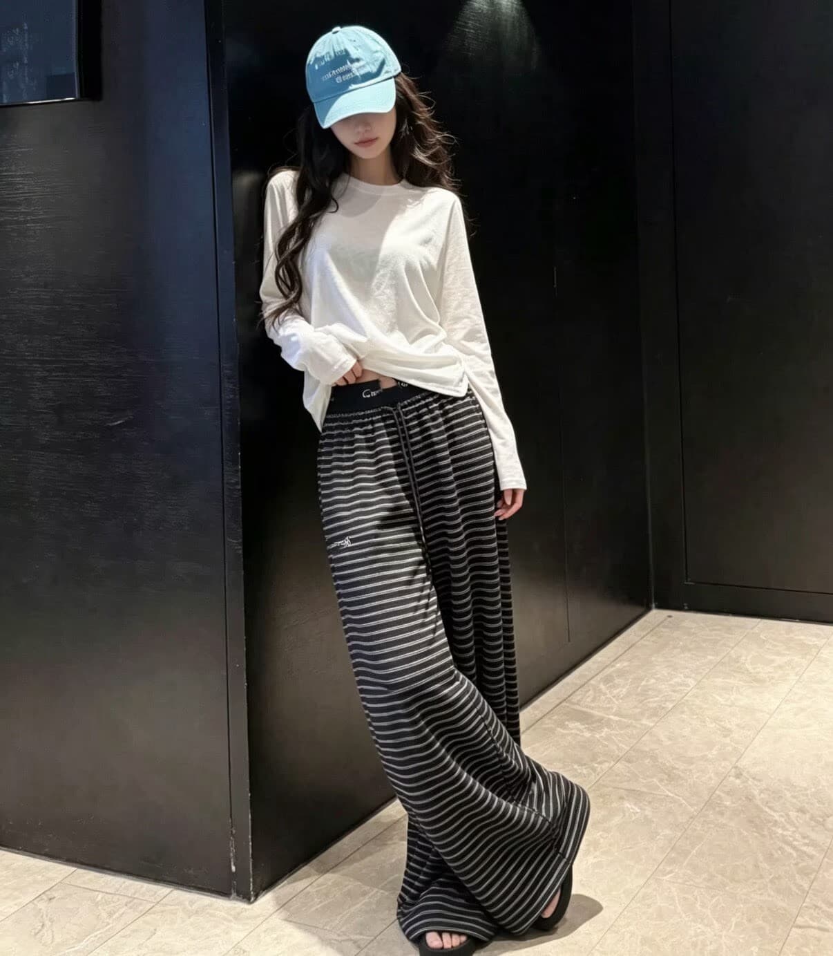 폭발 자수 알파벳 질감 스트라이프 캐주얼 바지 상세 이미지 1