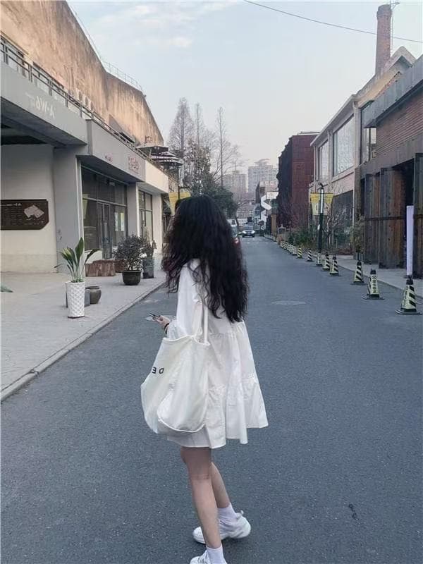 2026 가을 의상 새로운 작은 키 프랑스식 화이트 드레스 아이들 디자인 센스 작은 대중 긴팔 한 마디 셔츠 드레스 상세 이미지 4