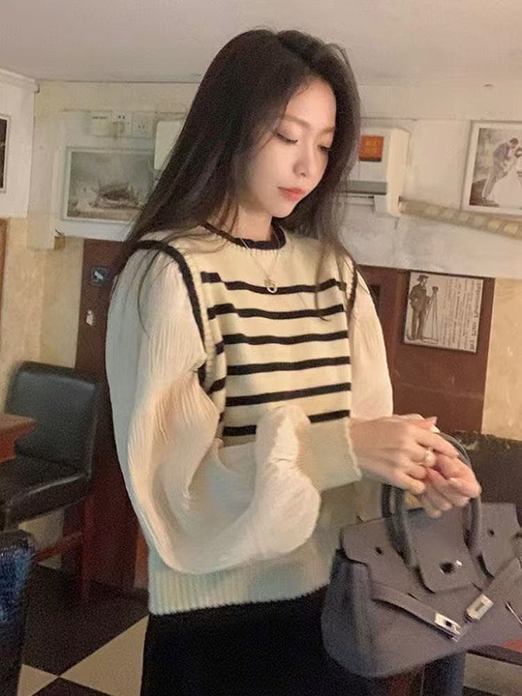 흑백 줄무늬 패치워크 페이크 레이어드 스웨터 니트 스웨터 여성 디자인 센스 거품 소매 맨위 가을 겨울 2026 년 새로운 상세 이미지 6