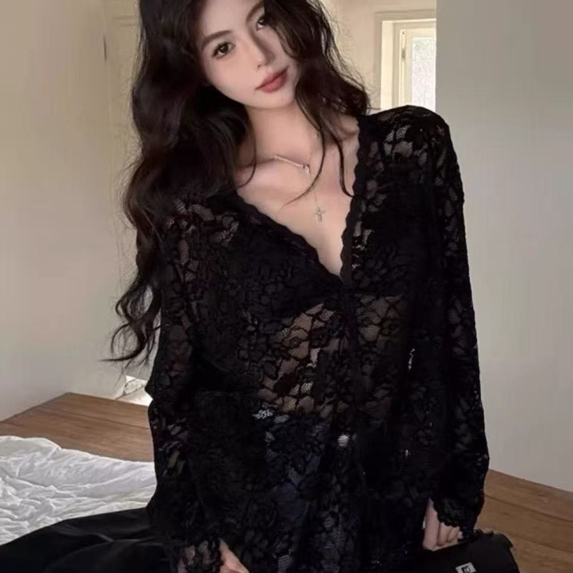 긴팔 여성 셔츠 2026 가을 새로운 고급 센스 폭발 기본 셔츠 고급 센스 달콤한 매운맛 홀로우 아웃 레이스 맨위 상세 이미지 3