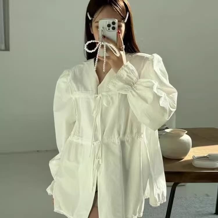 한국 chic 봄 새로운 작은 대중 디자인 패치워크 레이스 레이스업 여성 셔츠 루즈핏 다용도 단색 나팔 소매 상세 이미지 7
