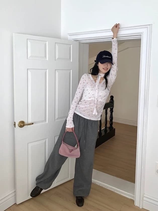 이른 가을 새로운 한국 소녀 바람 꽃무늬 꽃 프린트 레이스 레이스 행침 목 레이스업 만나는 긴팔 티셔츠 상세 이미지 18